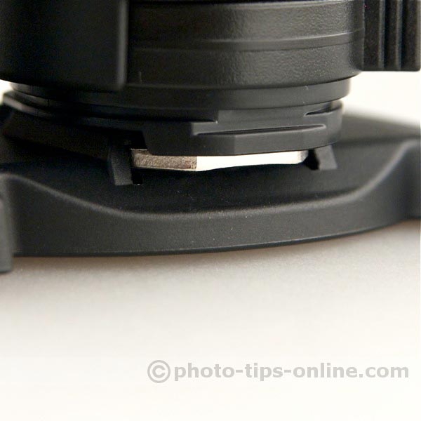 Canon Speedlite 430EX II: shoe close up