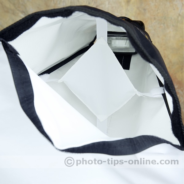 Honl Photo traveller16 softbox: internal baffle eliminates hotspot