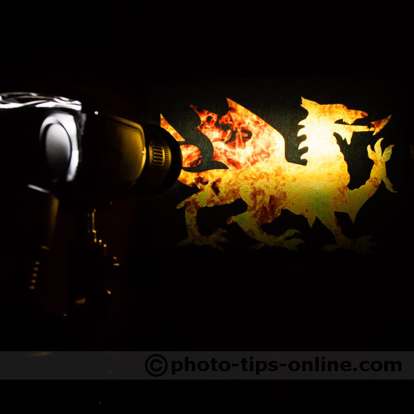 Light Blaster: flash zoom at 24 mm, uneven frame coverage