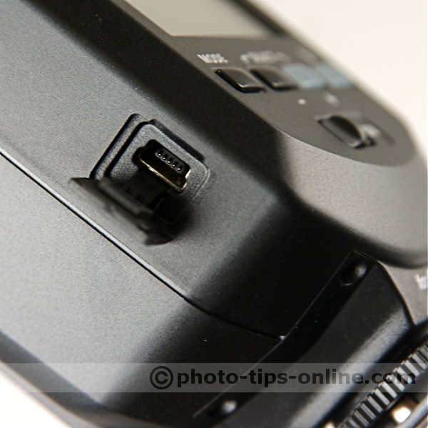 Metz Mecablitz 48 AF-1 flash: USB port open