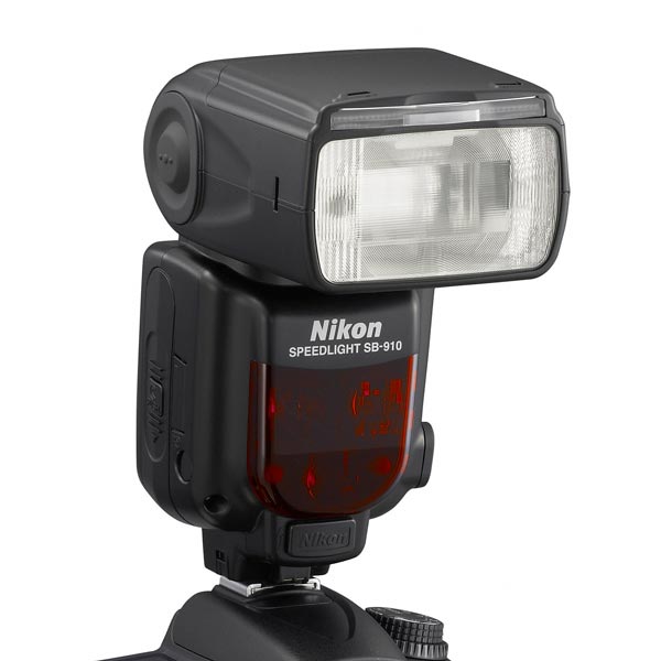 Nikon Speedlight SB-910: front angle view