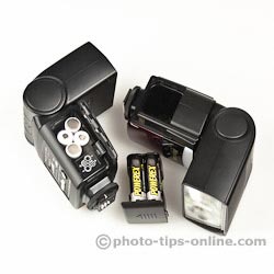 Nissin Di622 II vs. Nissin Di866 II: battery compartments, battery cartridge