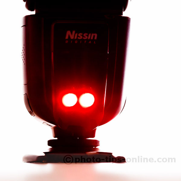 Nissin Di700 flash: auto-focus assist beam