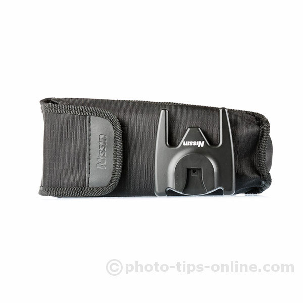 Nissin Di700 flash: carrying pouch and flash stand