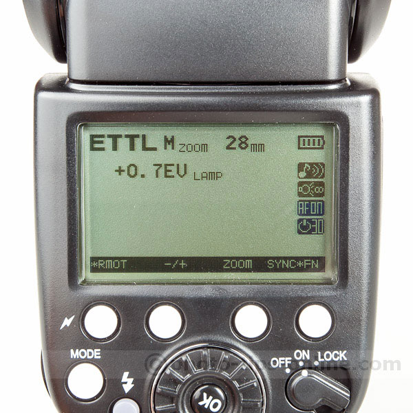 Pixel X800c Speedlite: ETTL menu example, manual zoom