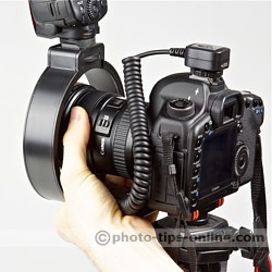Ray Flash Rotator flash bracket: lens controls are accessible, can be an issue with some lenses and large hands